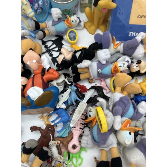 Vintage Toy Lot Disney Trinkets Amongst Others - Picture 8 of 8